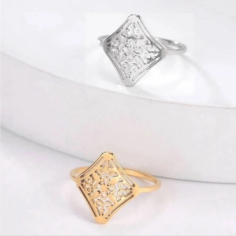 14k White Gold Plated 316L‎ Cut Out Filigree Ring, Size 6